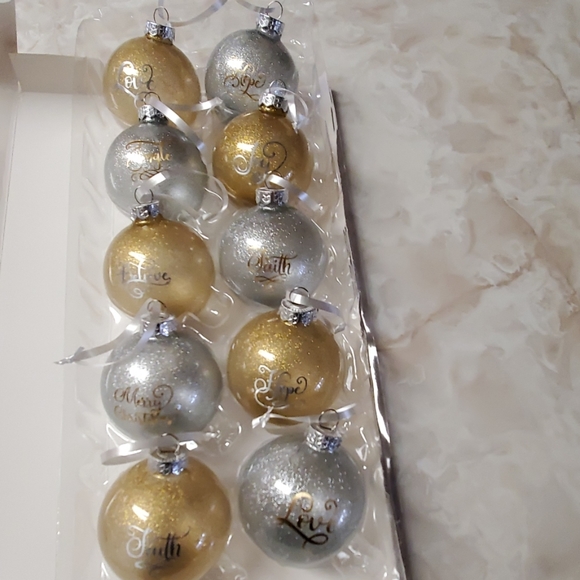 Glitter ornaments - Picture 2 of 2
